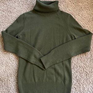 Women’s French Connection Olive Green Ribbed Knit Turtleneck Sweater